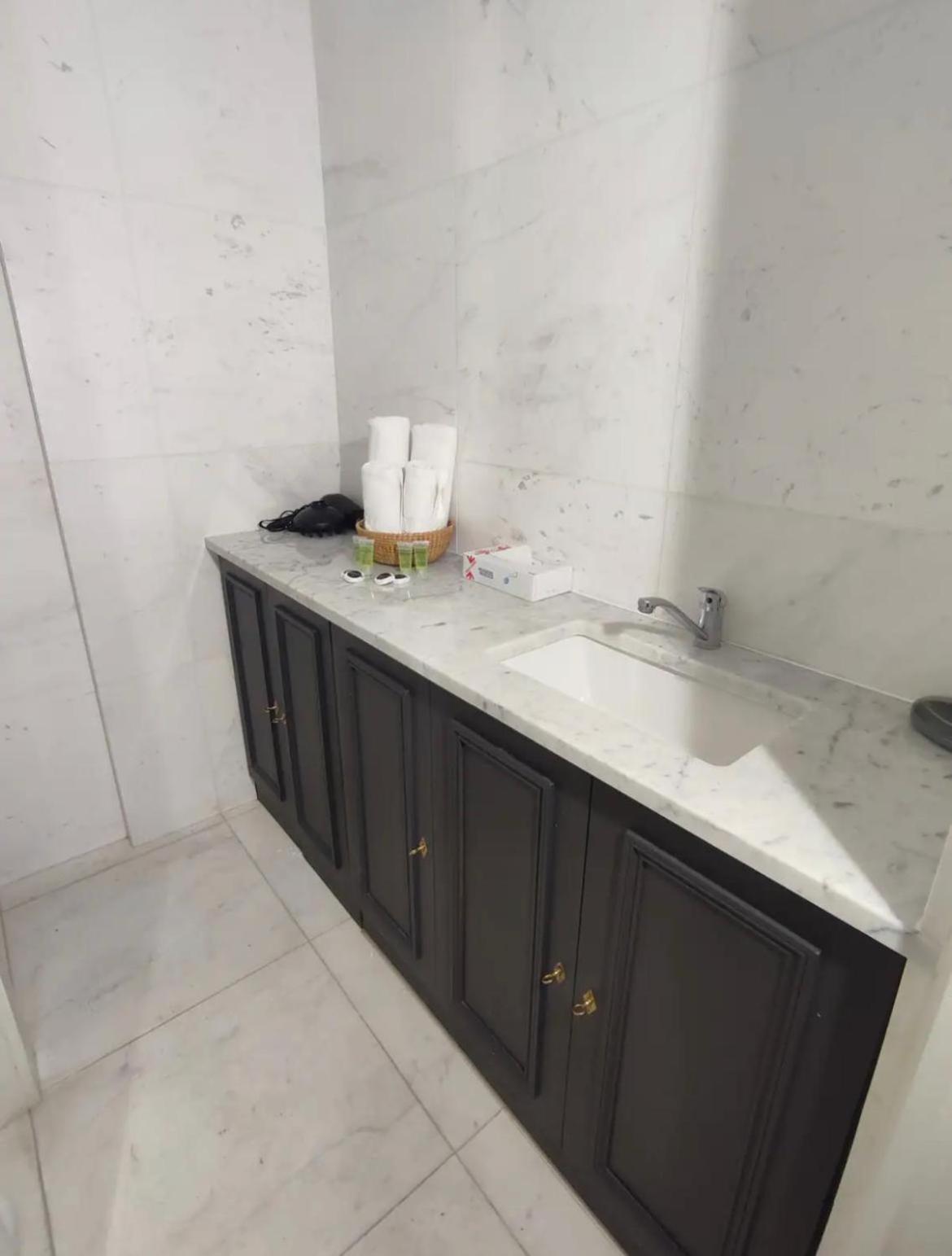 Apartment Avenue Montaigne Paris